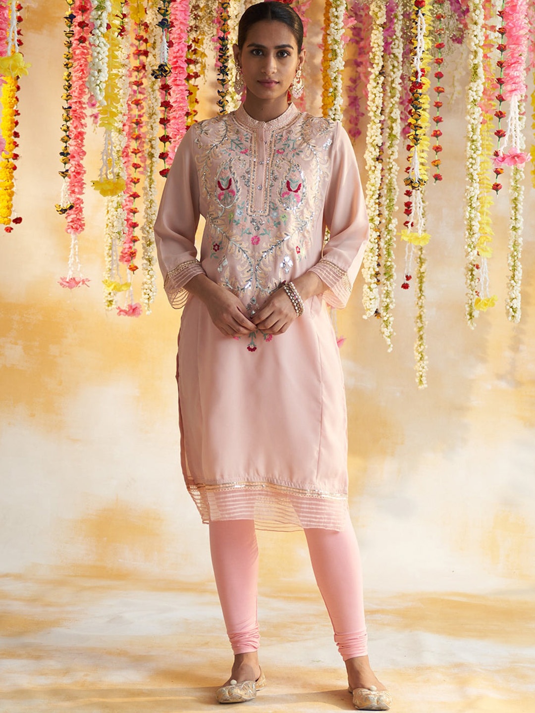 

Lakshita Women Floral Embroidery Mandarin Collar Thread Work Kurta, Peach