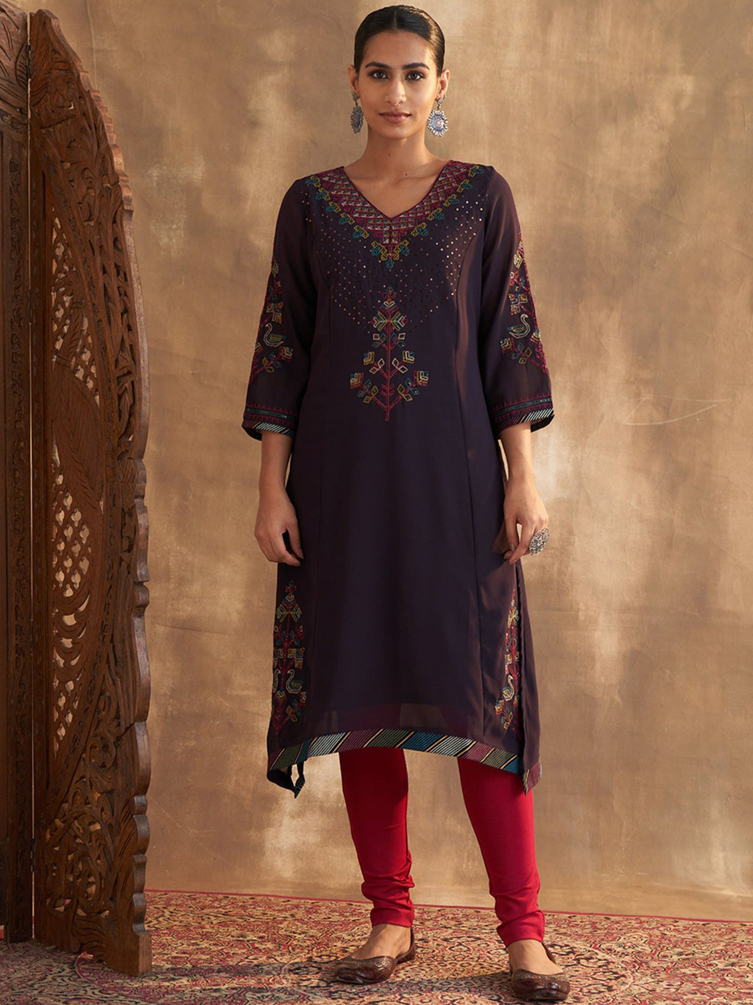 

Lakshita Embroidered Georgette V-Neck Straight Kurta, Burgundy