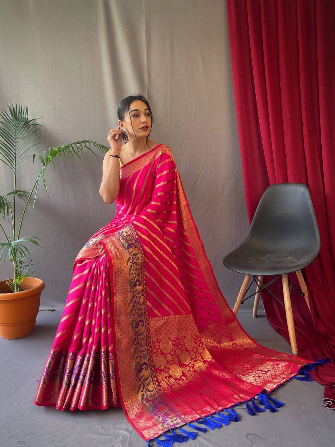 

AVANTIKA FASHION Kanjeevaram Pure Silk Saree, Pink