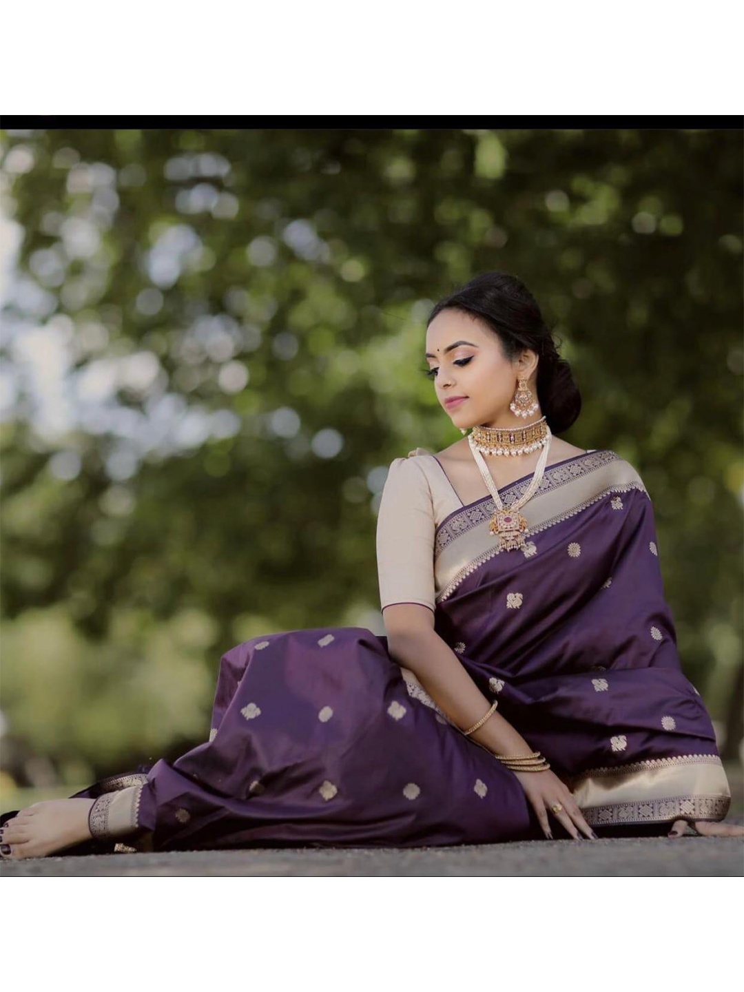 

AVANTIKA FASHION Ethnic Motif Woven Design Zari Pure Silk Kanjeevaram Saree, Purple