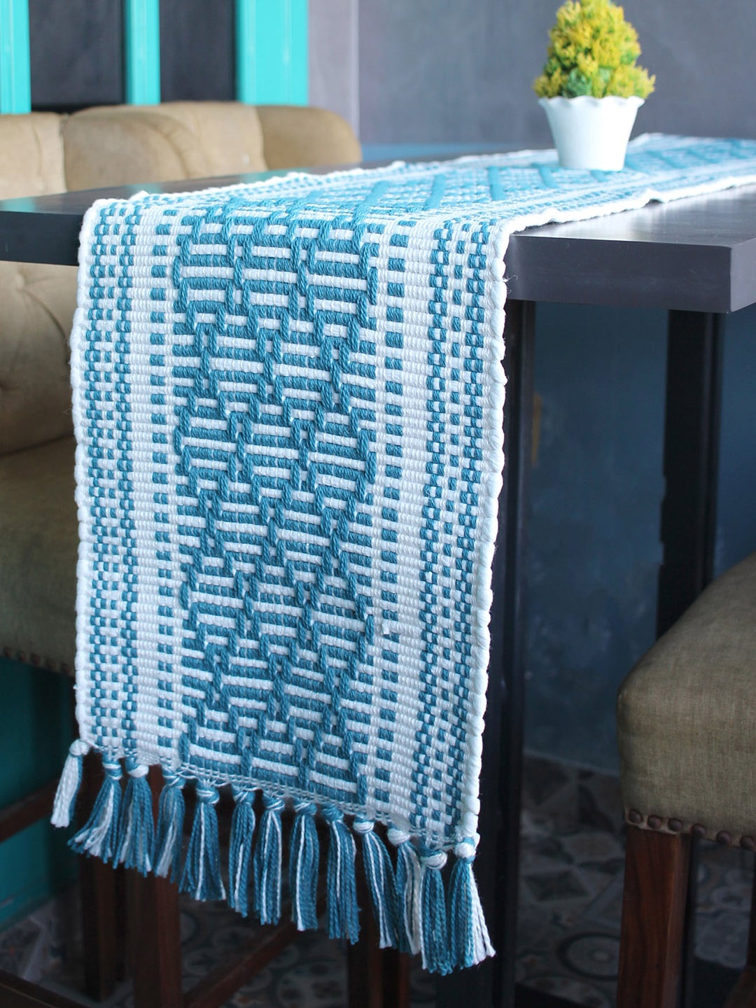 

THE little BIG STORE White & Blue Woven-Design Pure Cotton Table Runner