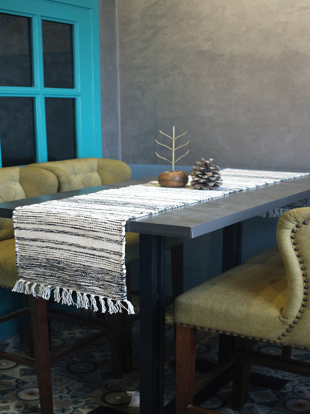 

THE little BIG STORE Charcoal Grey & Yellow Woven-Design Pure Cotton Table Runner