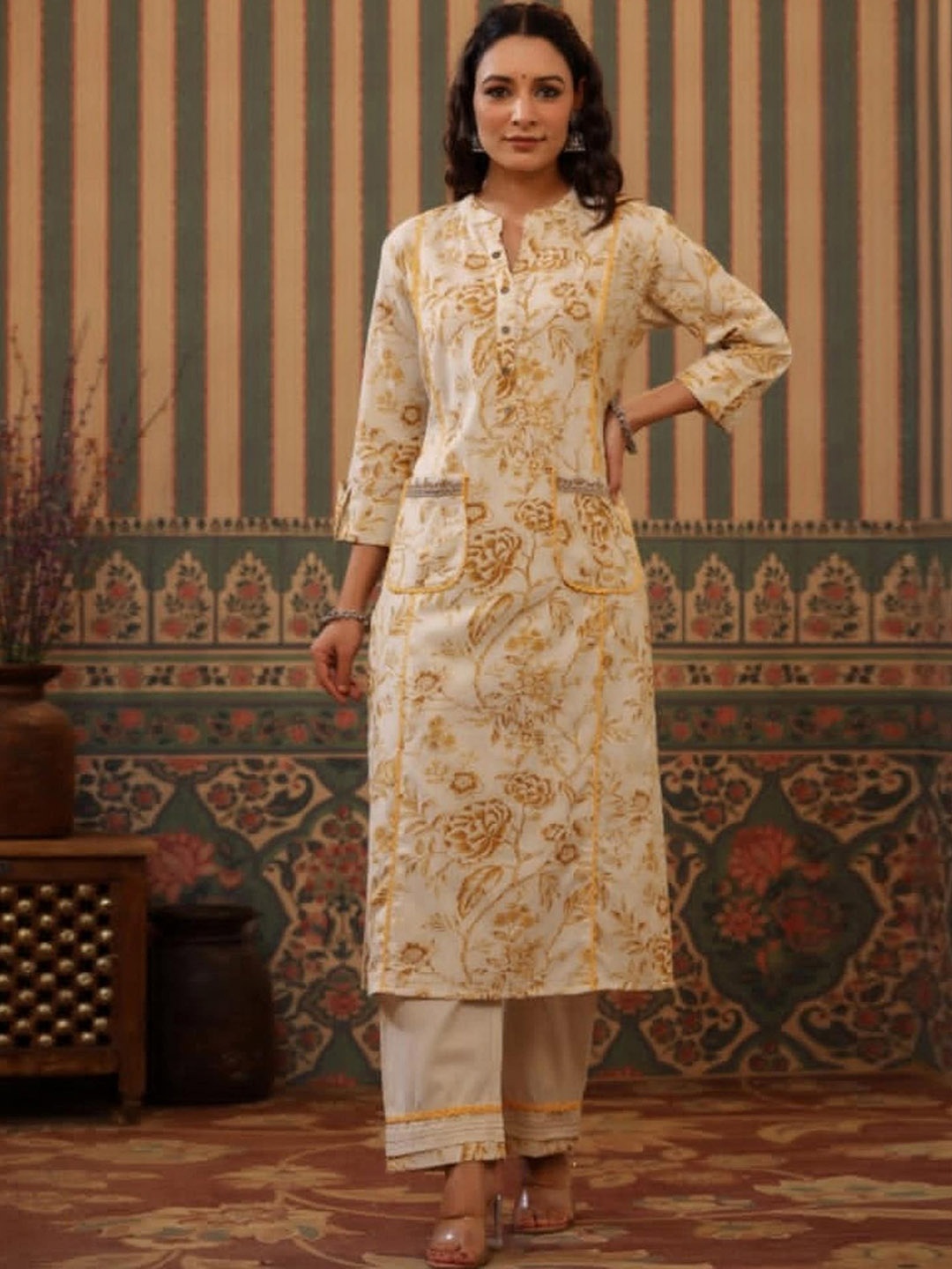 

EtnicaWear Floral Printed Pure Cotton Kurta with Trousers, Yellow
