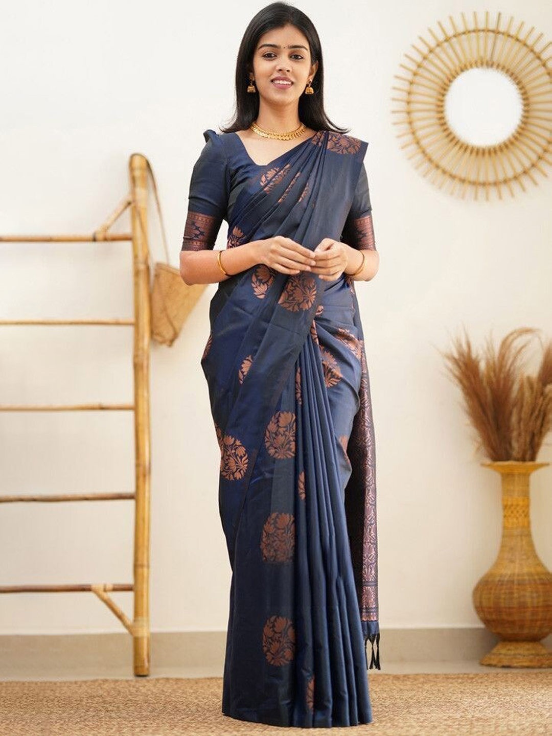 

Wuxi Woven Design Zari Pure Silk Banarasi Saree, Navy blue