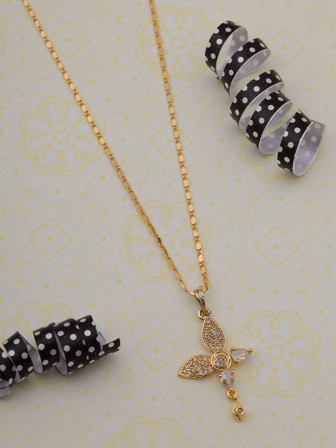 

Brado Jewellery Women Gold-Plated Chain With Pendant, White