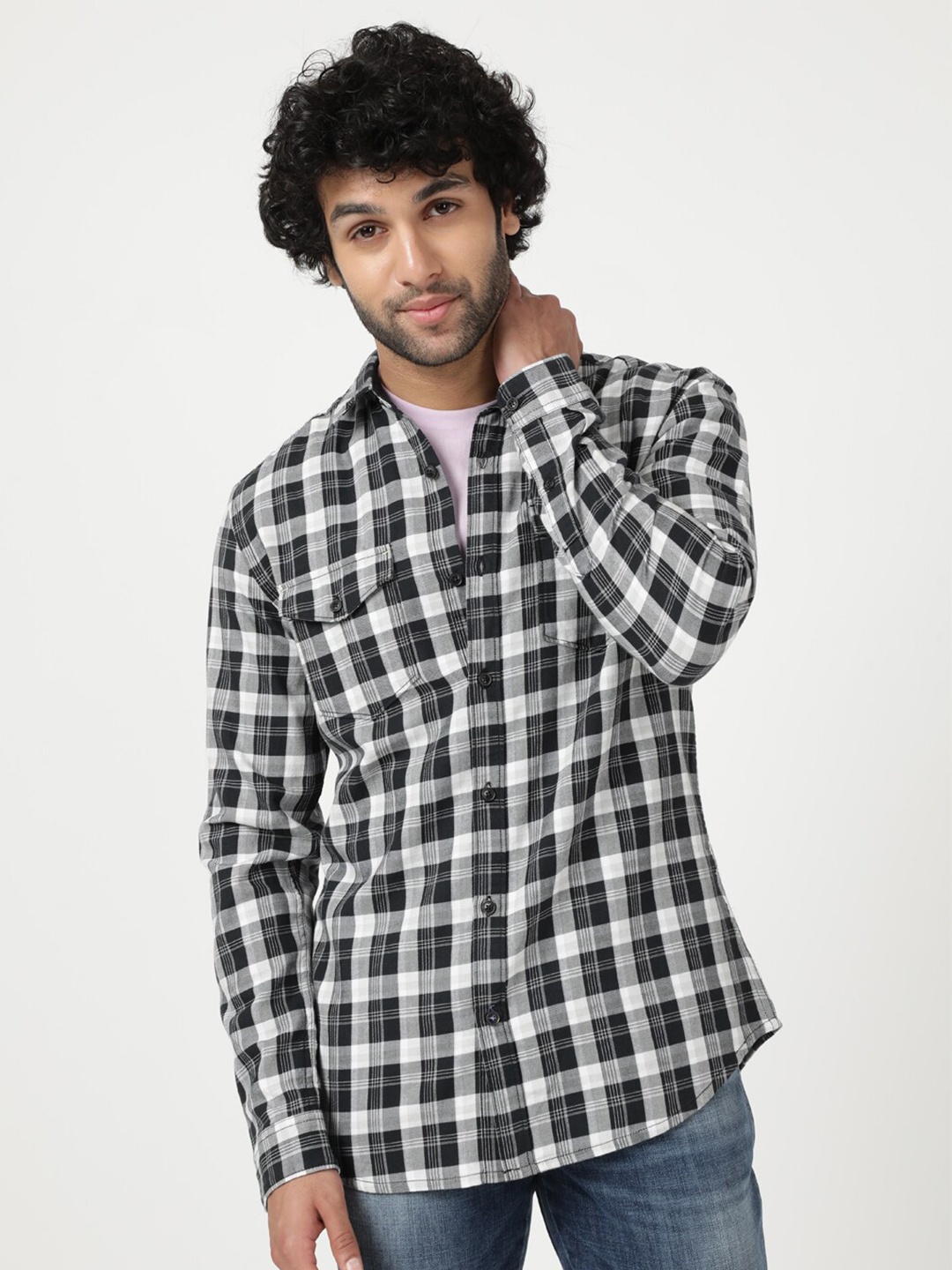 

Wrangler Men Checked Cotton Casual Shirt, Black
