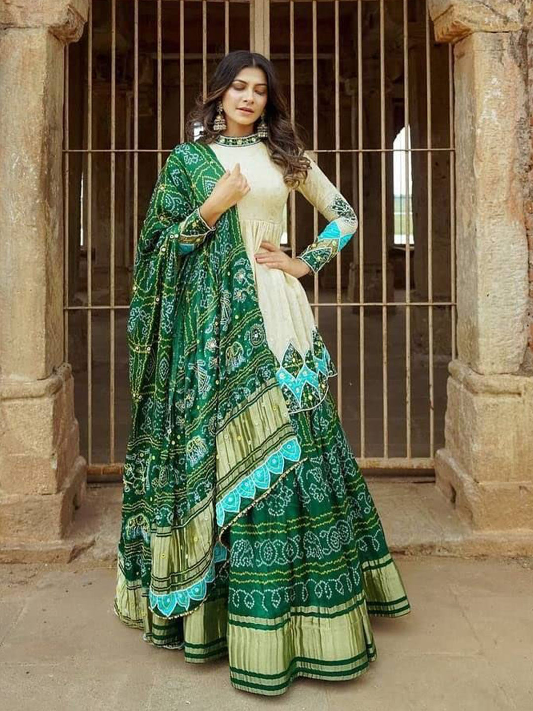 

Sarvayog Fashion Printed Ready to Wear Lehenga & Made Measure Blouse With Dupatta, Off white