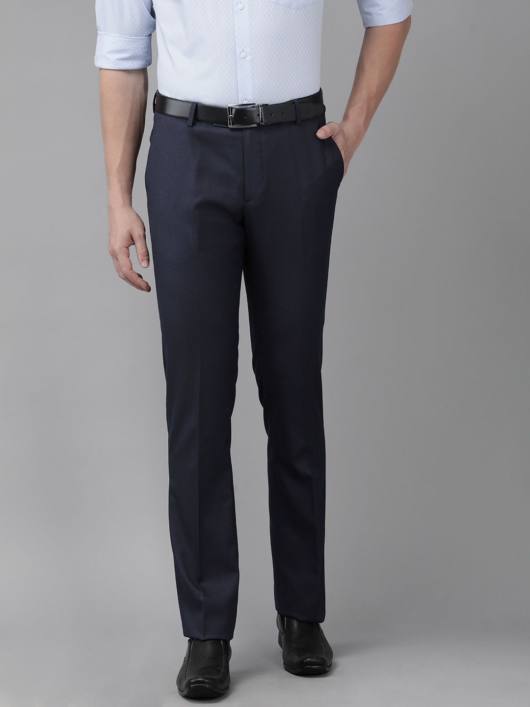 

Arrow Men Tailored Fit Formal Trousers, Navy blue