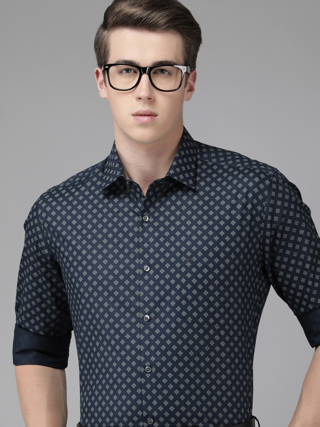 

Arrow Men Original Slim Fit Geometric Opaque Printed Pure Cotton Formal Shirt, Navy blue