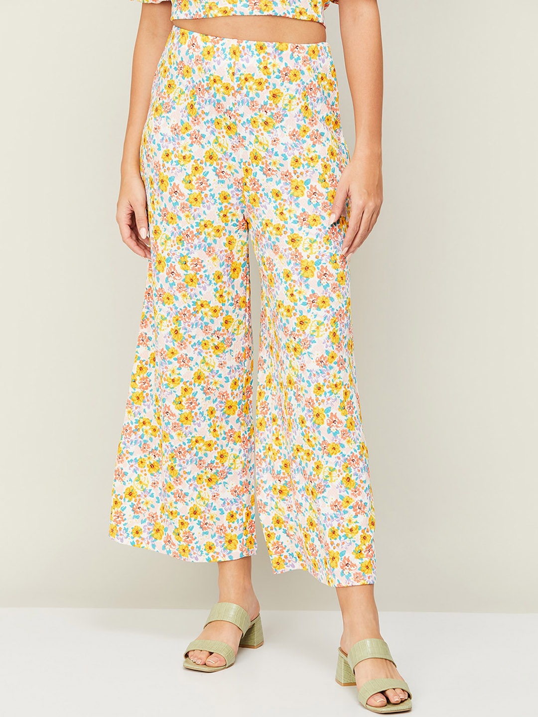 

Ginger by Lifestyle Women Floral Printed Easy Wash Trousers, Yellow