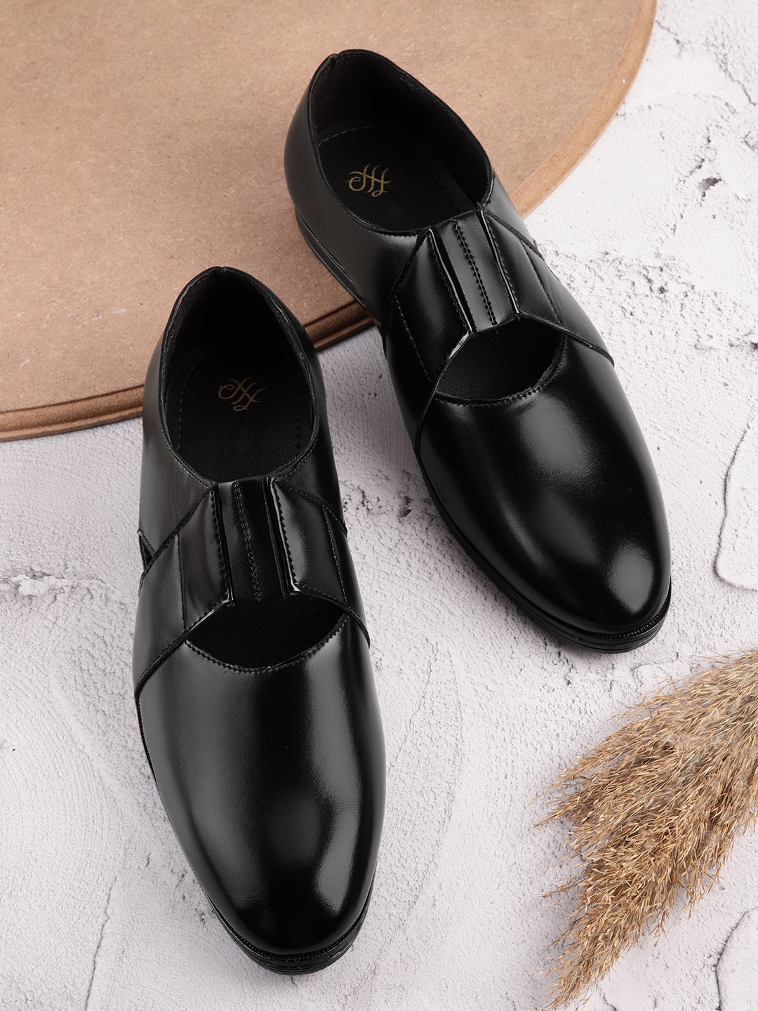 

House of Pataudi Men Shoe-Style Sandals, Black
