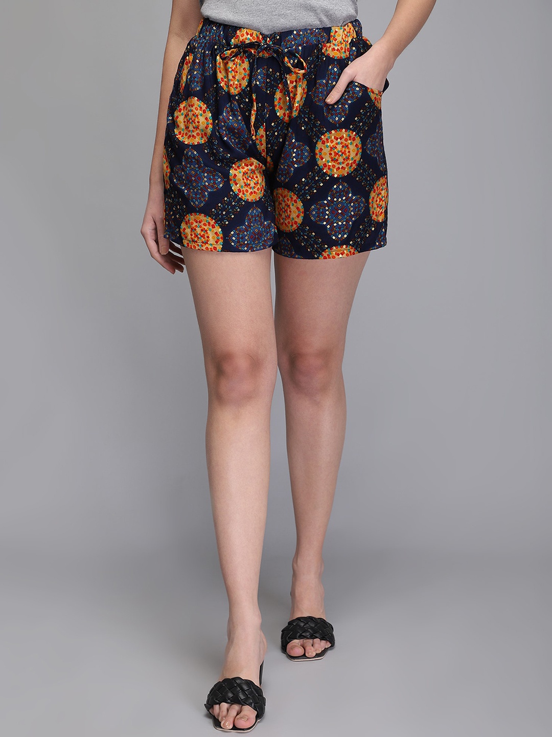 

Aditi Wasan Women Floral Printed Shorts, Black
