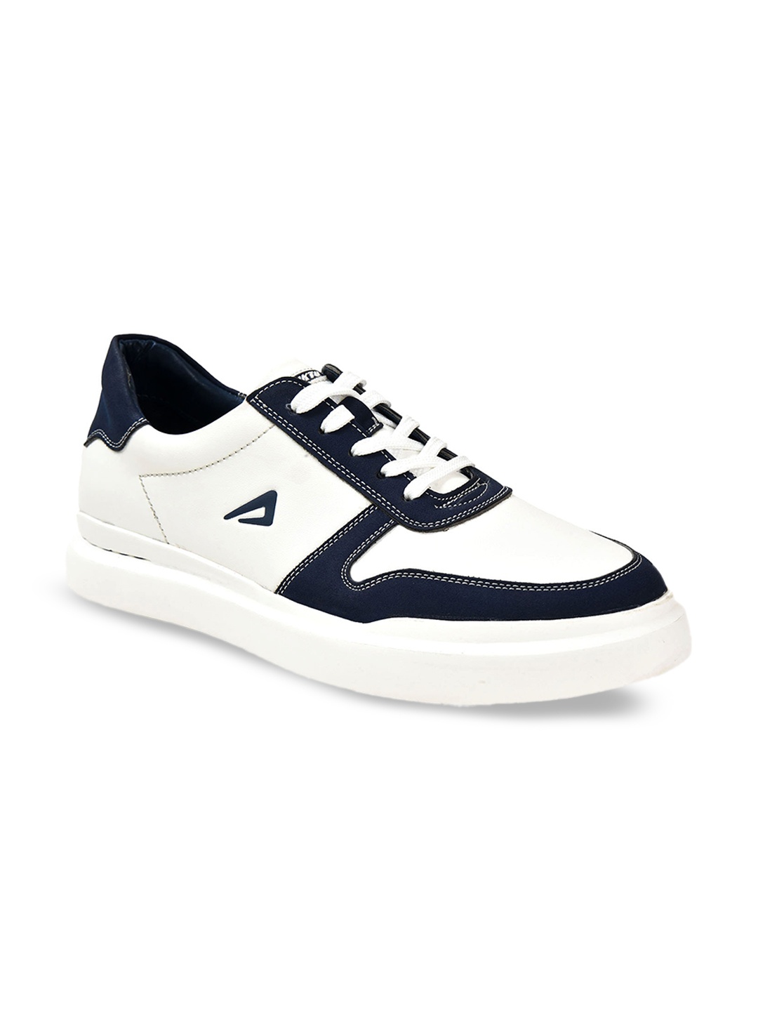

IMPAKTO Men Colourblocked Lightweight Sneakers, White