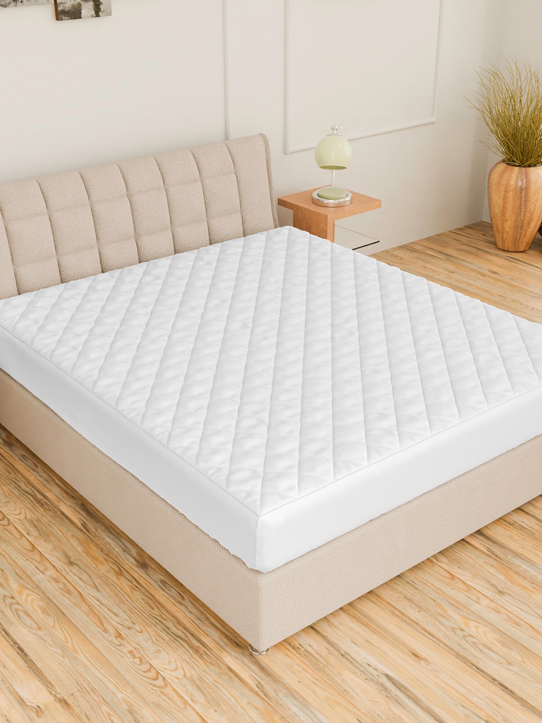 

CURIOUS LIFESTYLE White Quilted Cotton Queen Size Fitted Water-Proof Mattress Protector