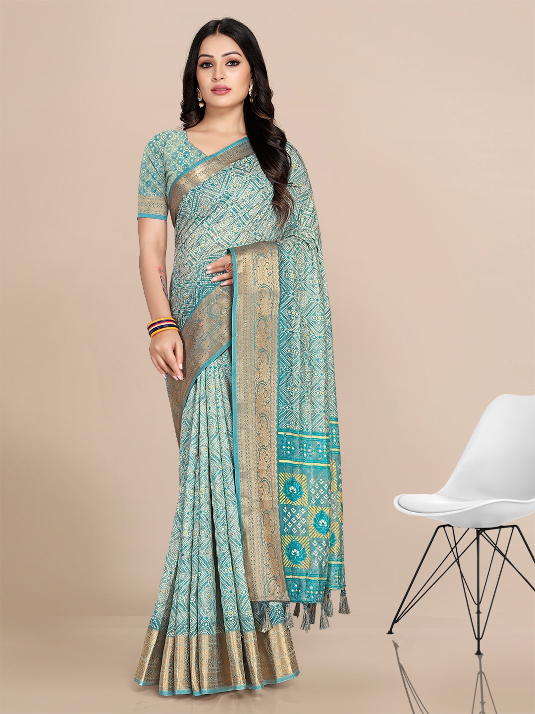 

Mitera Floral Embroidered Silk Blend Banarasi Saree, Teal