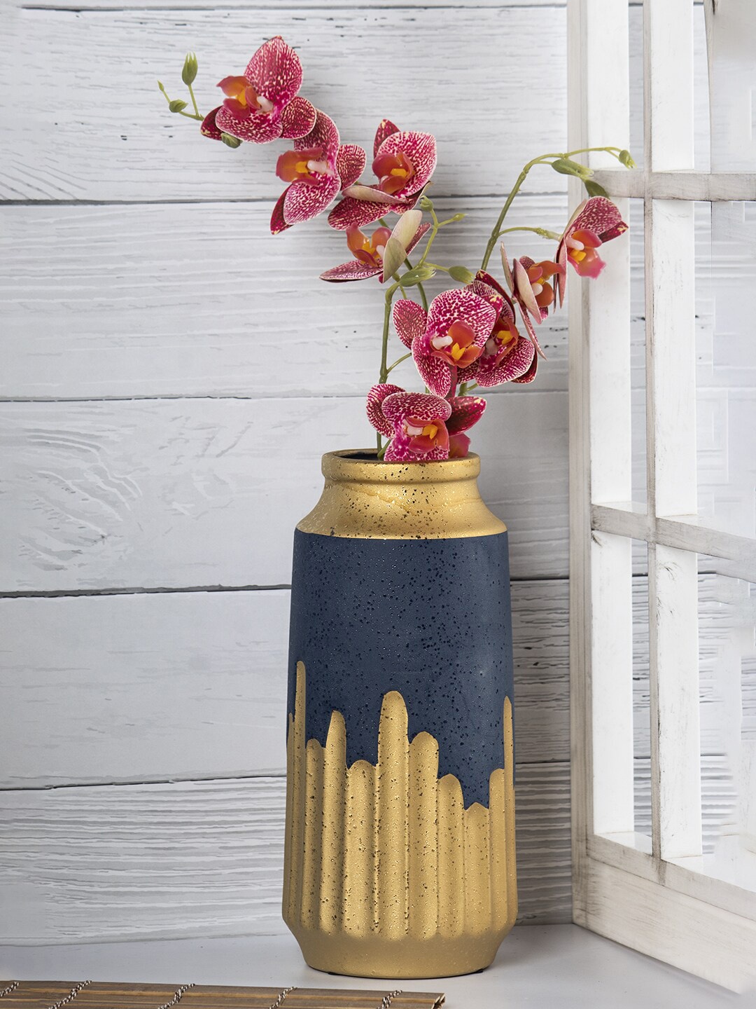 

MARKET99 Blue Textured Ceramic Cylindrical Vase