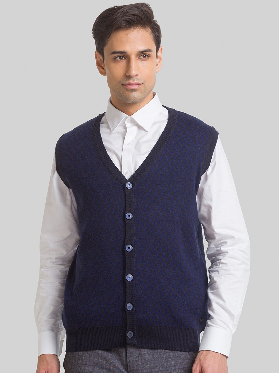 

Raymond Men Geometric Printed Sleeveless Knitted Sweater Vest, Navy blue