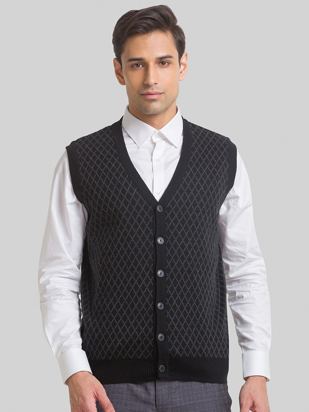 

Raymond Men Geometric Printed Knitted Sleeveless Sweater Vest, Black