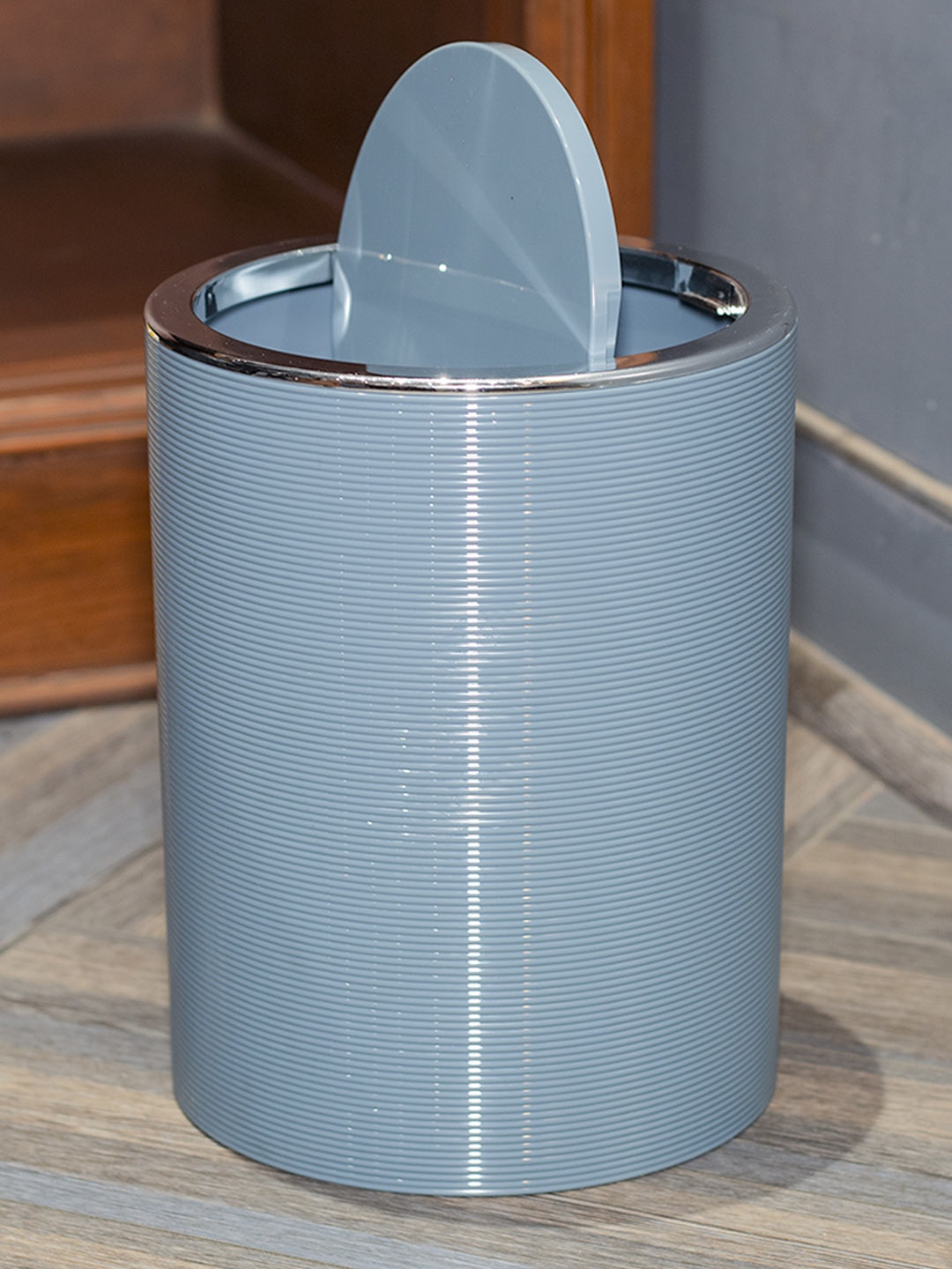 MARKET99 Grey Textured Plastic Dustbin