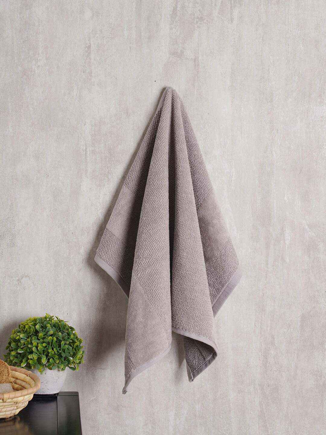 

Pure Home and Living 4 Pieces Grey 600 GSM Pure Cotton Super Soft Hand Towels