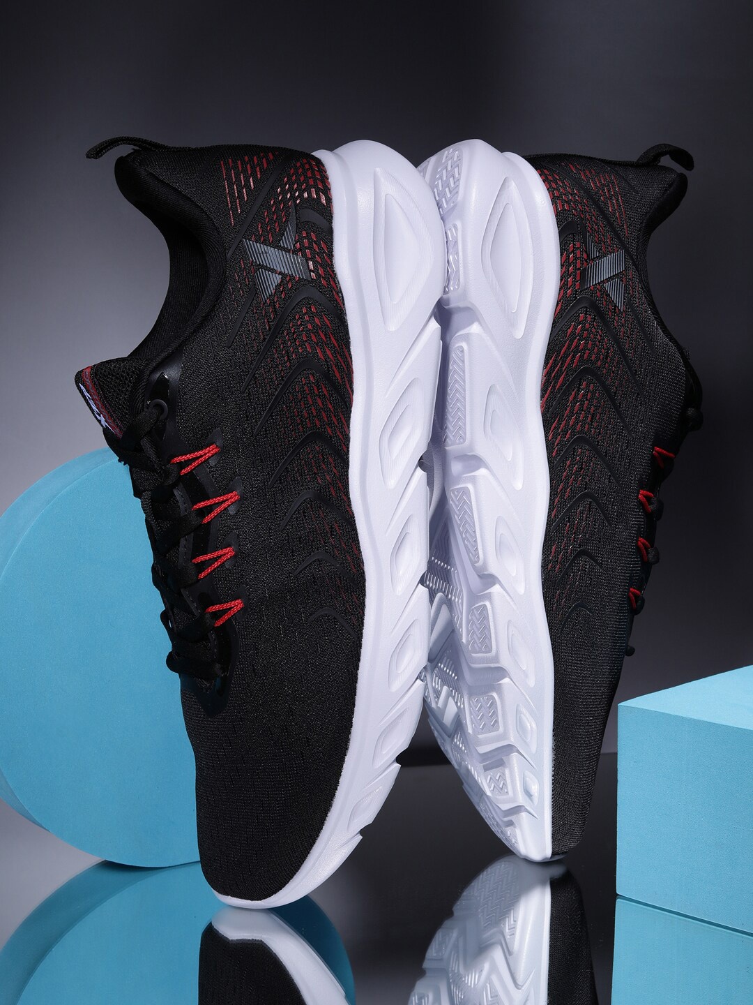 

Xtep Men Non-Marking Running Shoes, Black