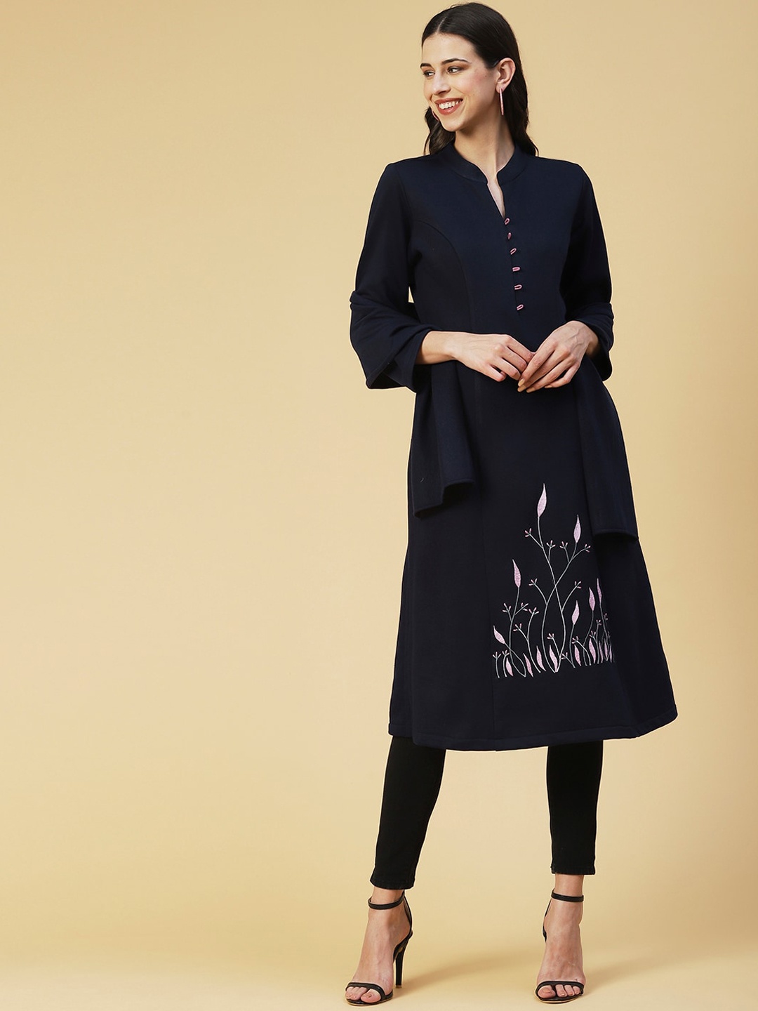 

FASHOR Women Floral Embroidered Thread Work Kurta, Navy blue