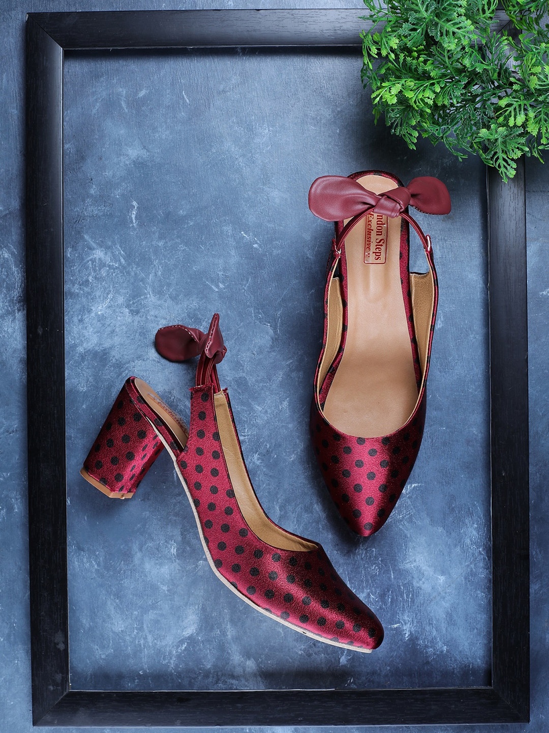 

LONDON STEPS Printed Block Mules, Red