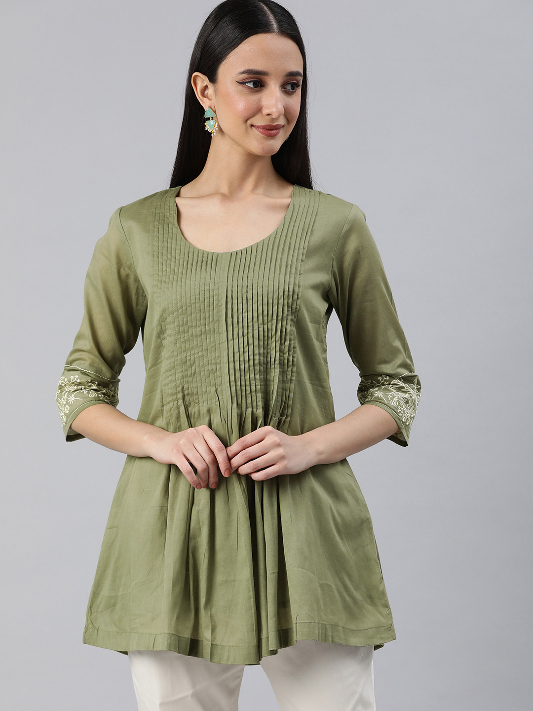 

ETIQUETTE Thread Work Pleated A-Line Kurti, Green