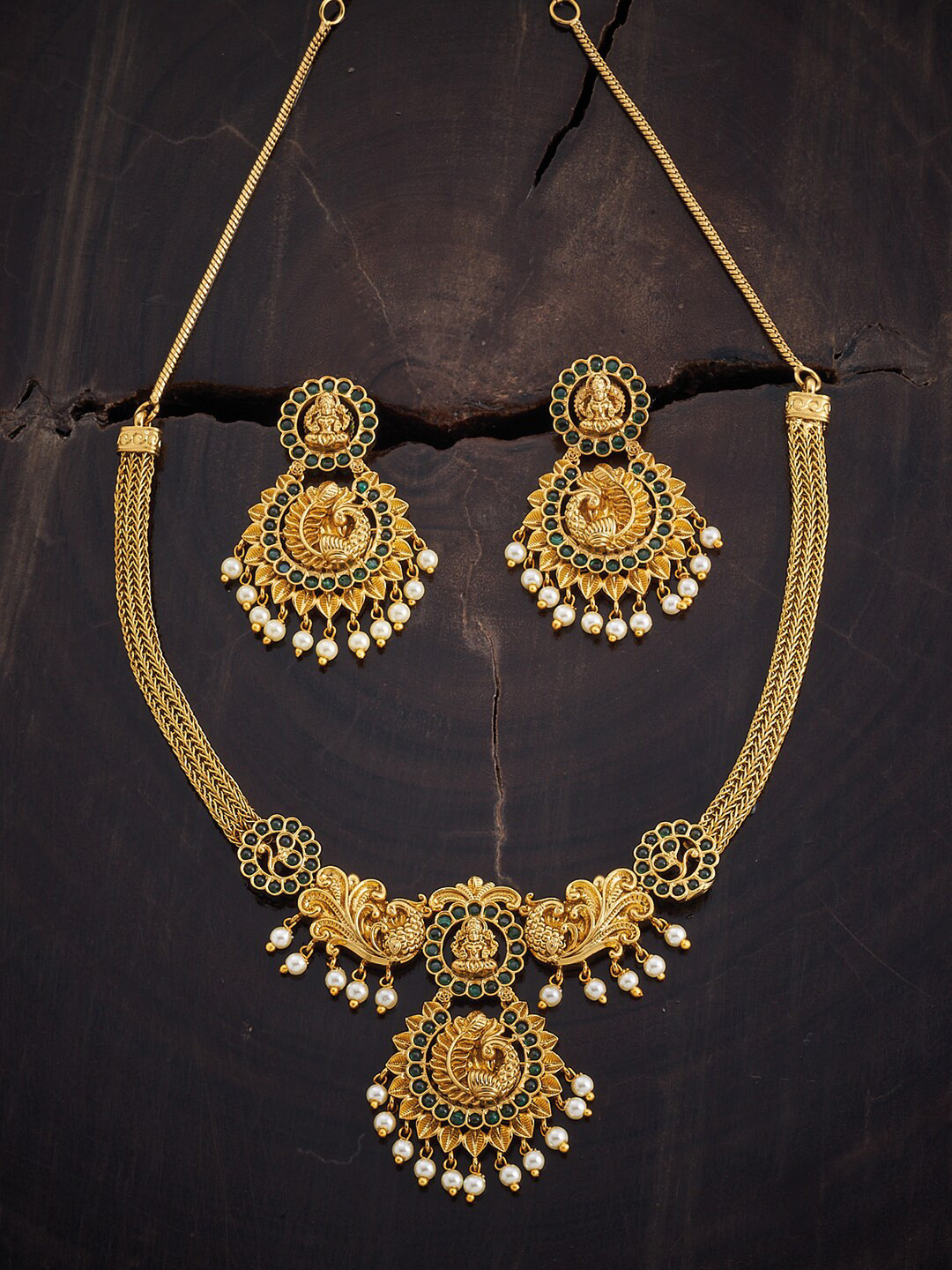 

Kushal's Fashion Jewellery Women Gold-Plated Stone-Studded & Pearl Beaded Jewellery Set, Green