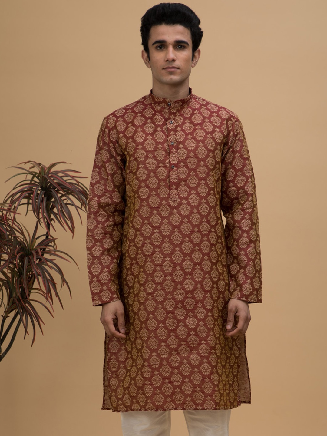 

NEUDIS Men Woven design Jacquard Straight Kurta, Maroon