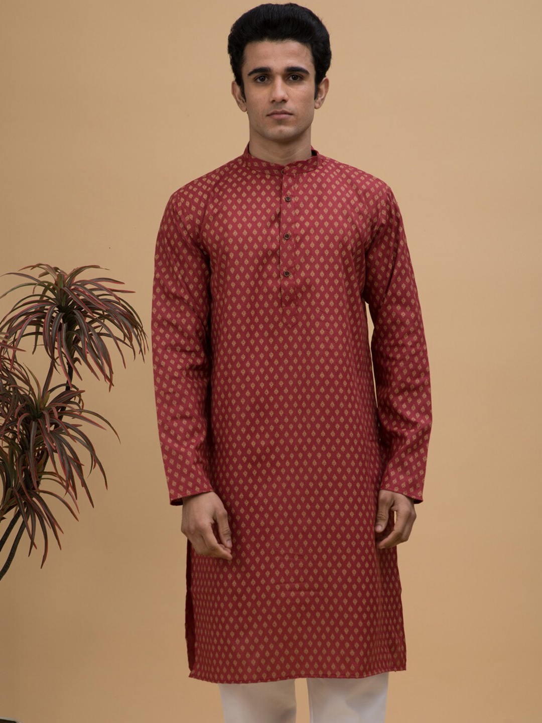 

NEUDIS Men Woven Design Straight Cotton Kurta, Maroon
