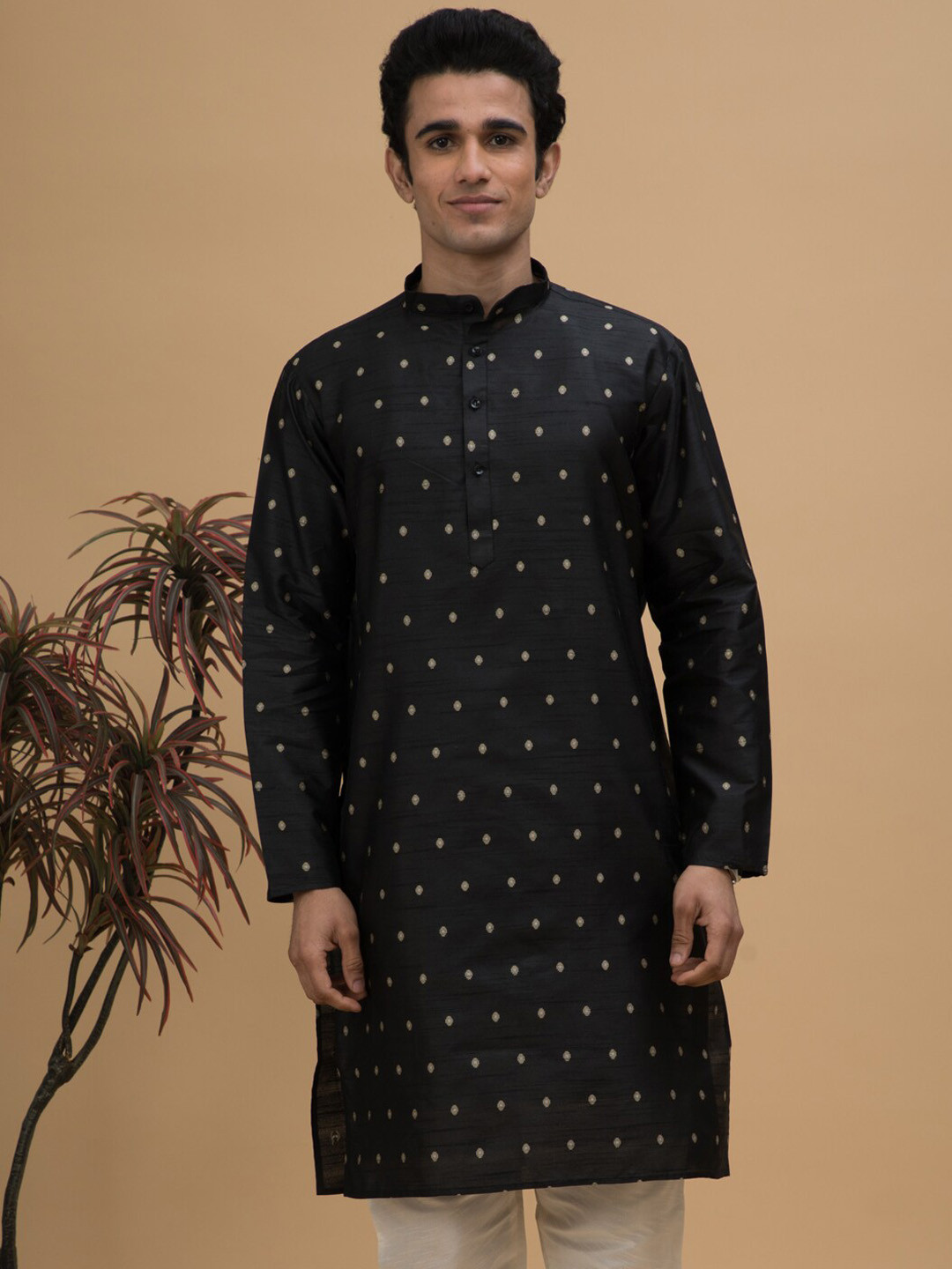 

NEUDIS Men Ethnic Motifs Woven Design Kurta, Black