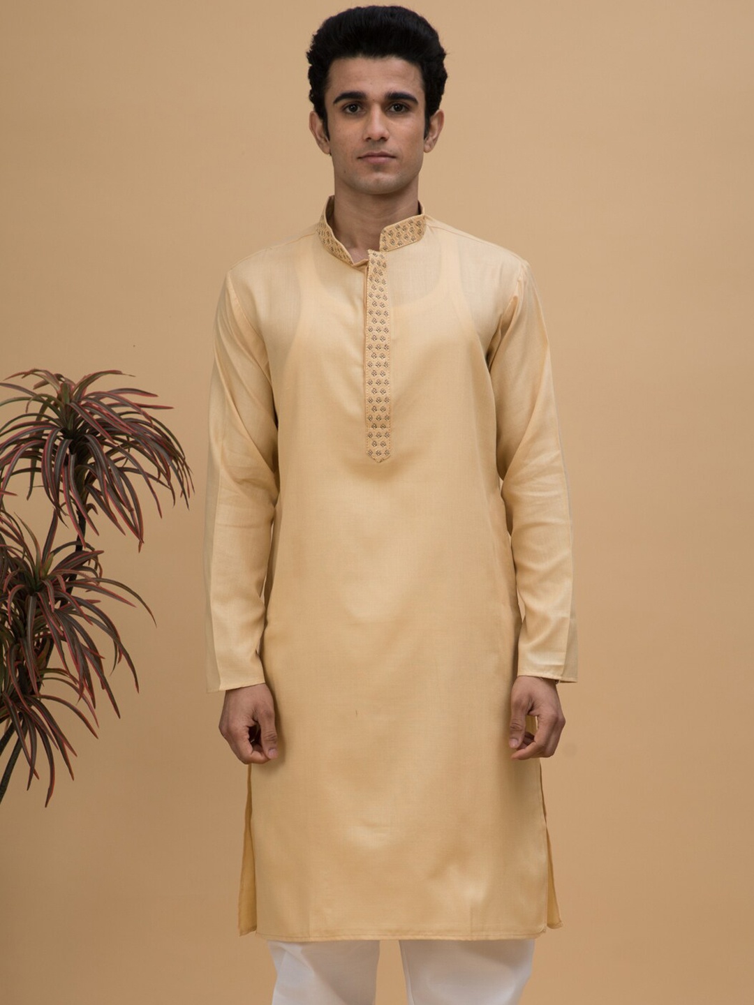 

NEUDIS Men Mandarin Collar Cotton Kurta, Beige