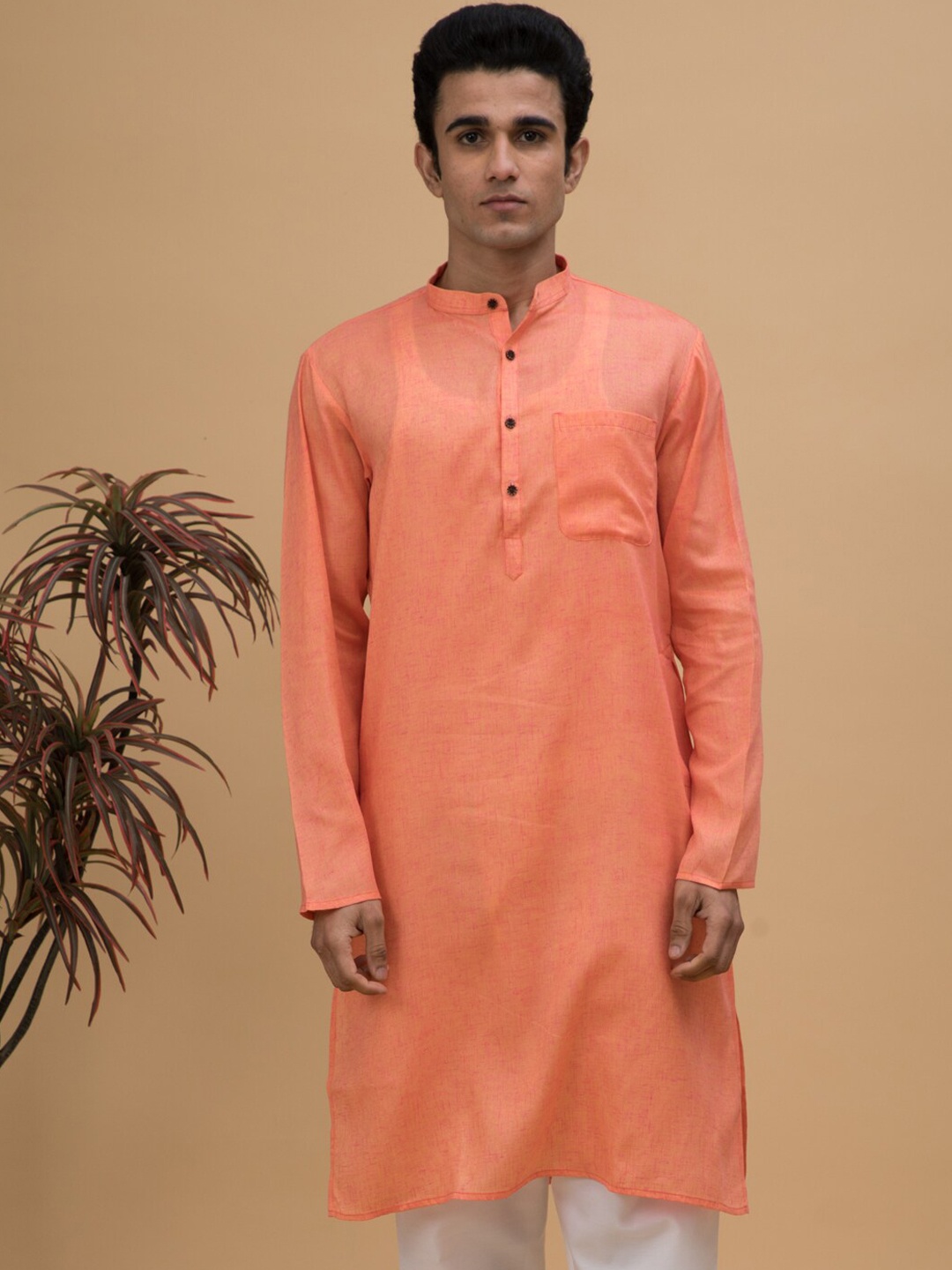 

NEUDIS Men Mandarin Collar Handloom Kurta, Orange