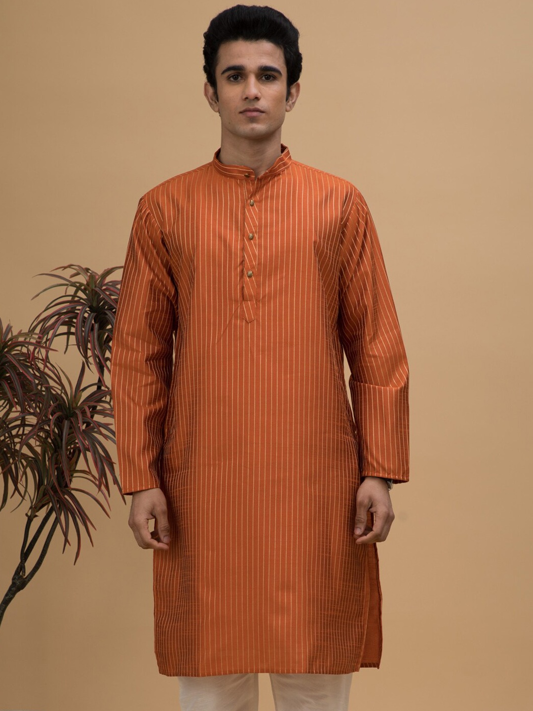 

NEUDIS Men Striped Straight Kurta, Rust