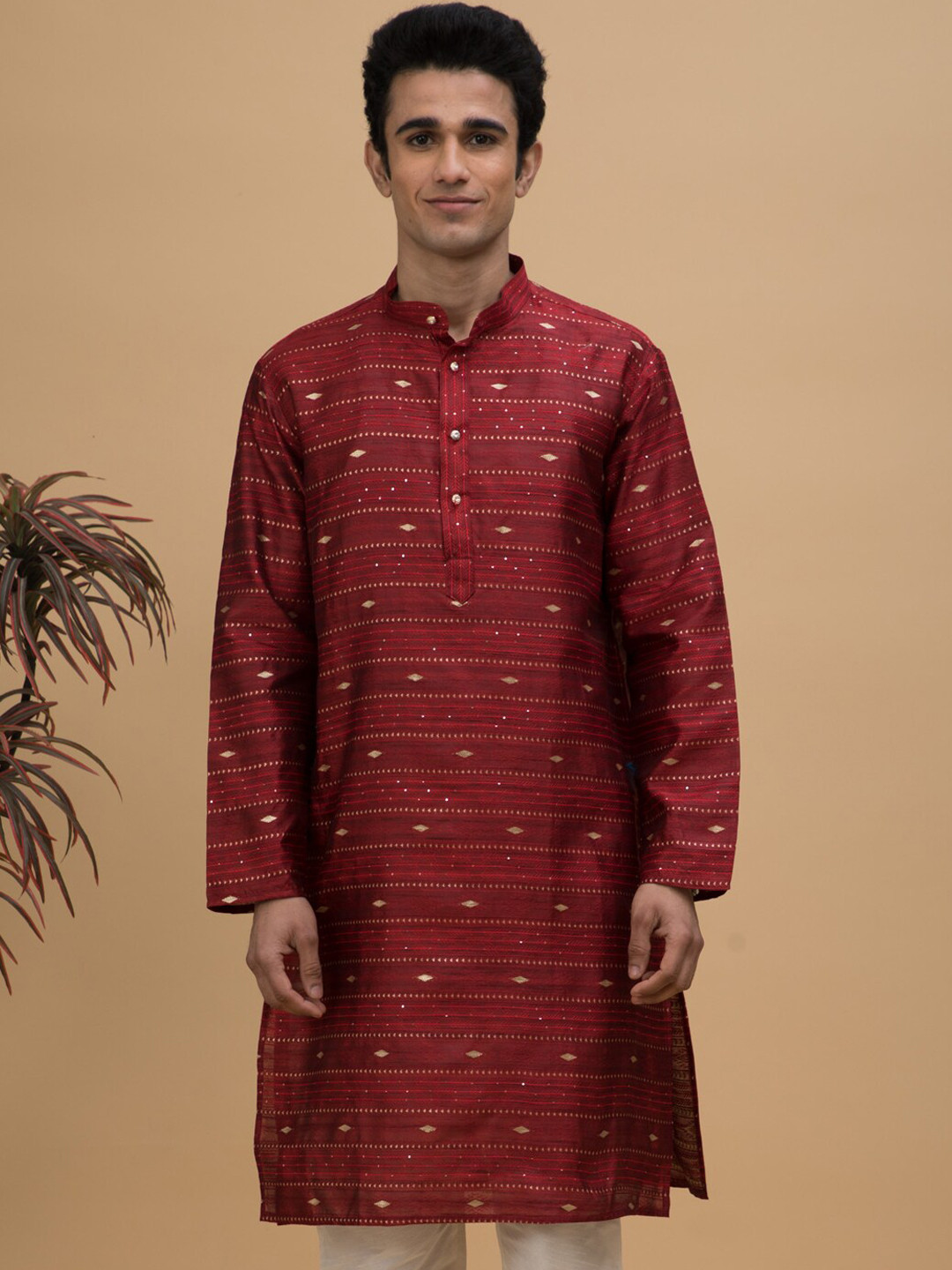 

NEUDIS Men Mandarin Collar Thread Work Jacquard Kurta, Maroon