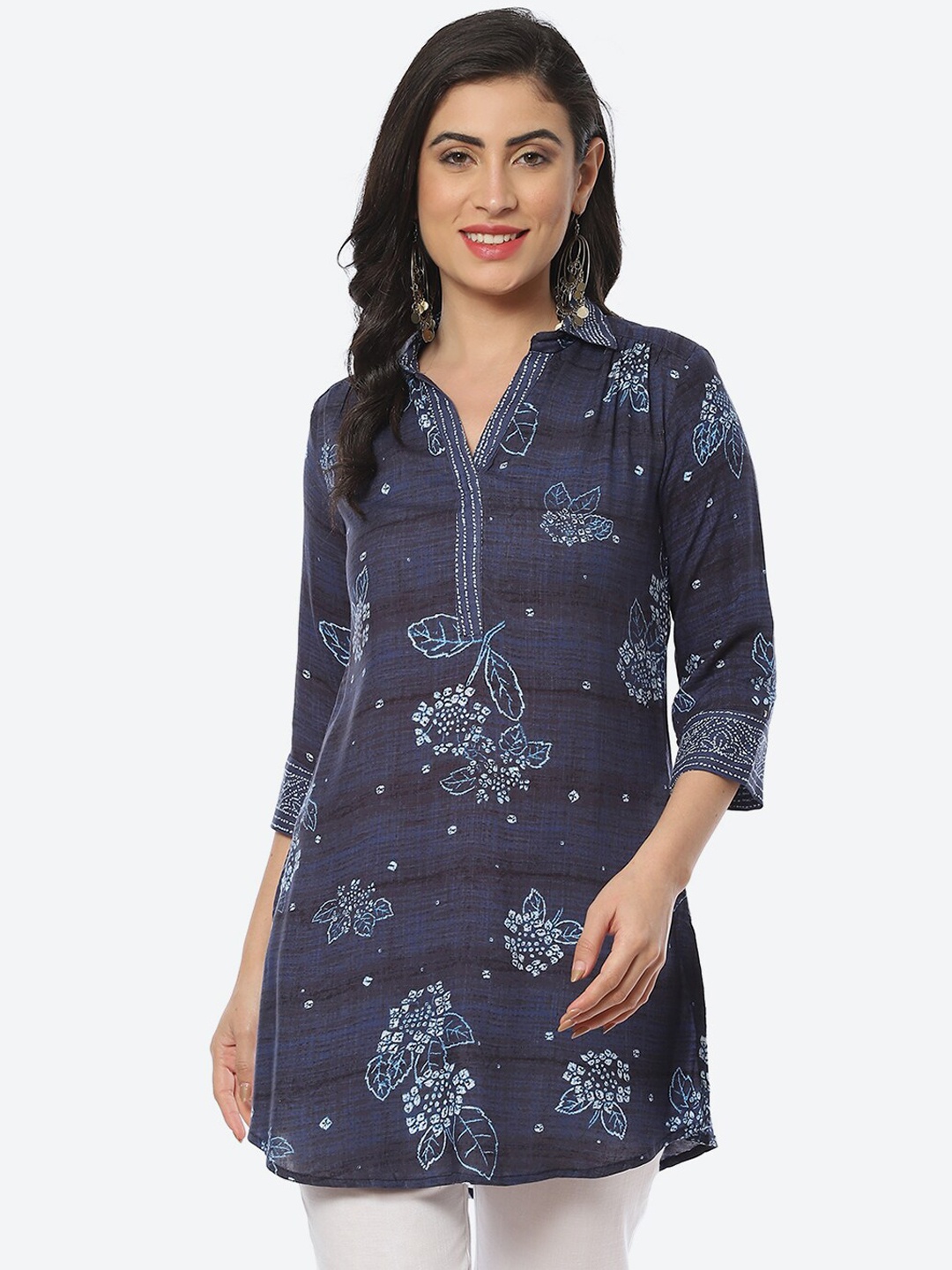 

Biba Women Blue Floral Printed KurtI, Navy blue