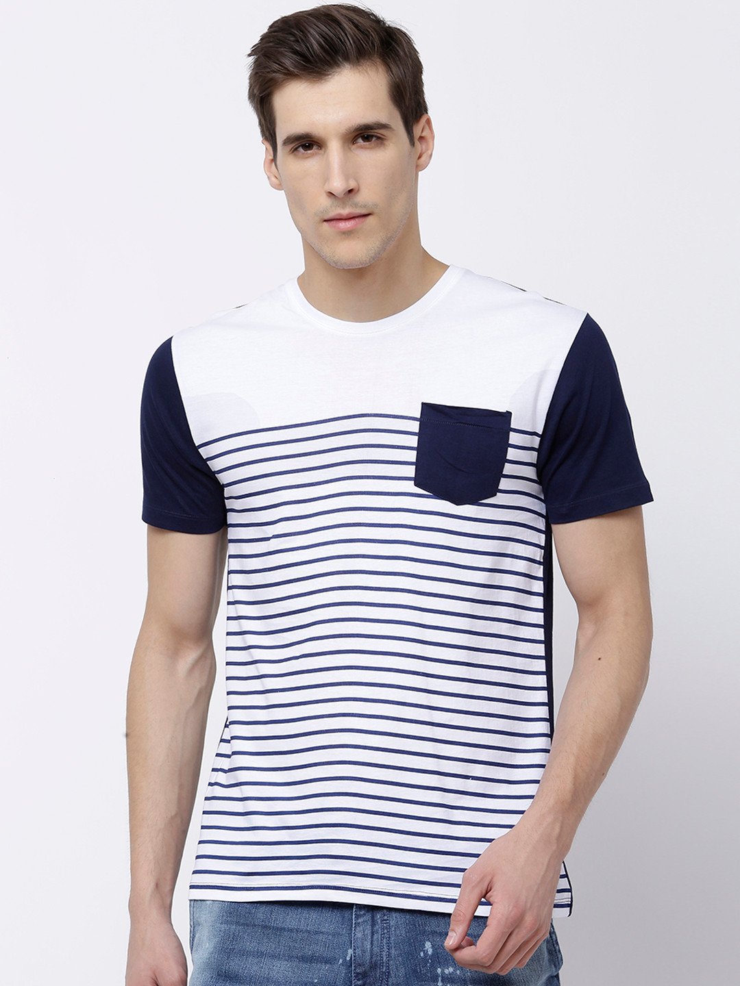 

LOCOMOTIVE Men White & Navy Striped Round Neck Slim Fit T-shirt