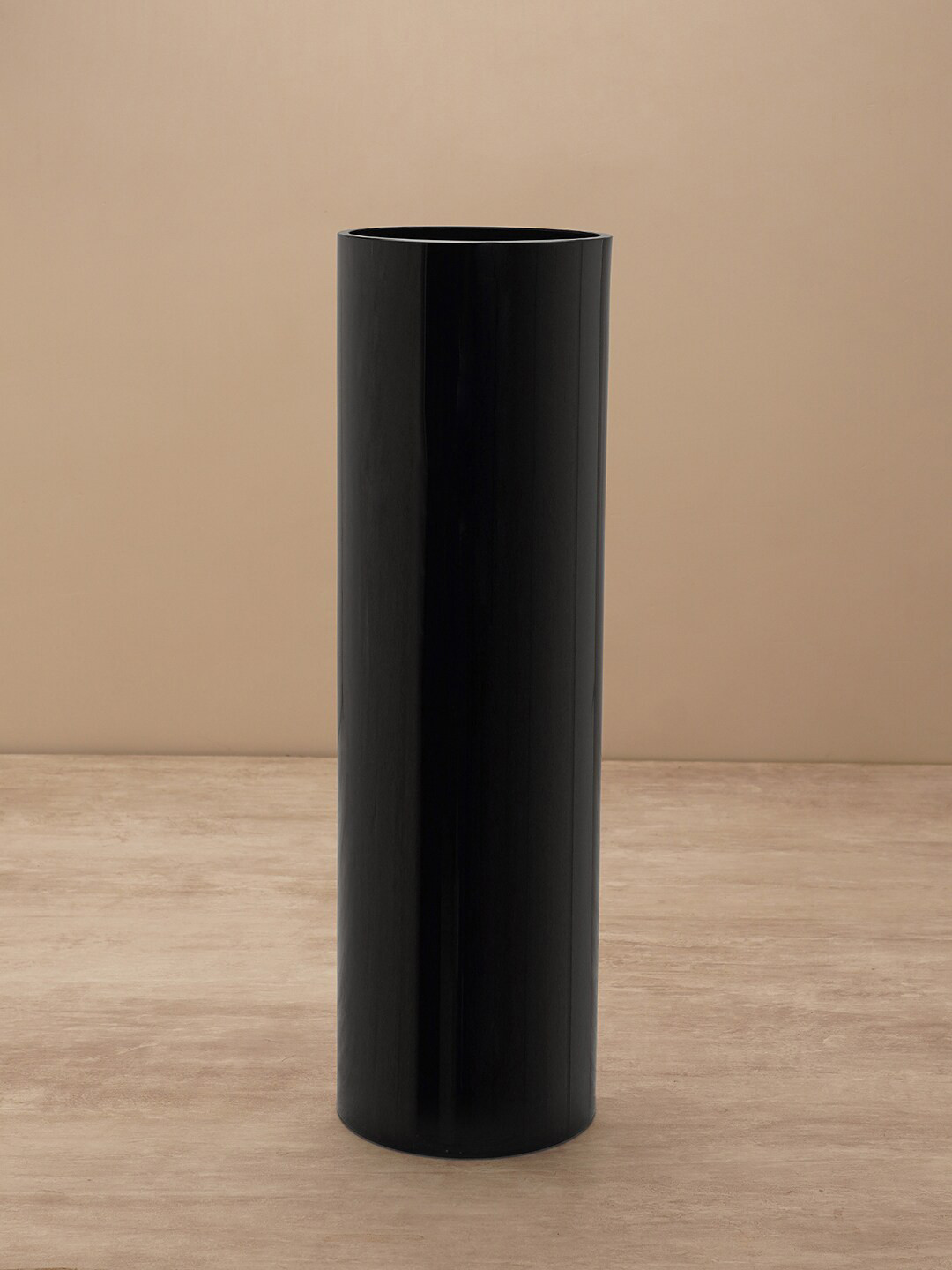 

Pure Home and Living Black Cylindrical Glass Flower Vase