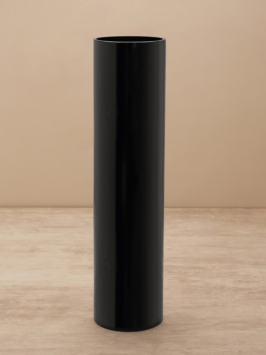 

Pure Home and Living Black Cylindrical Glass Flower Vase