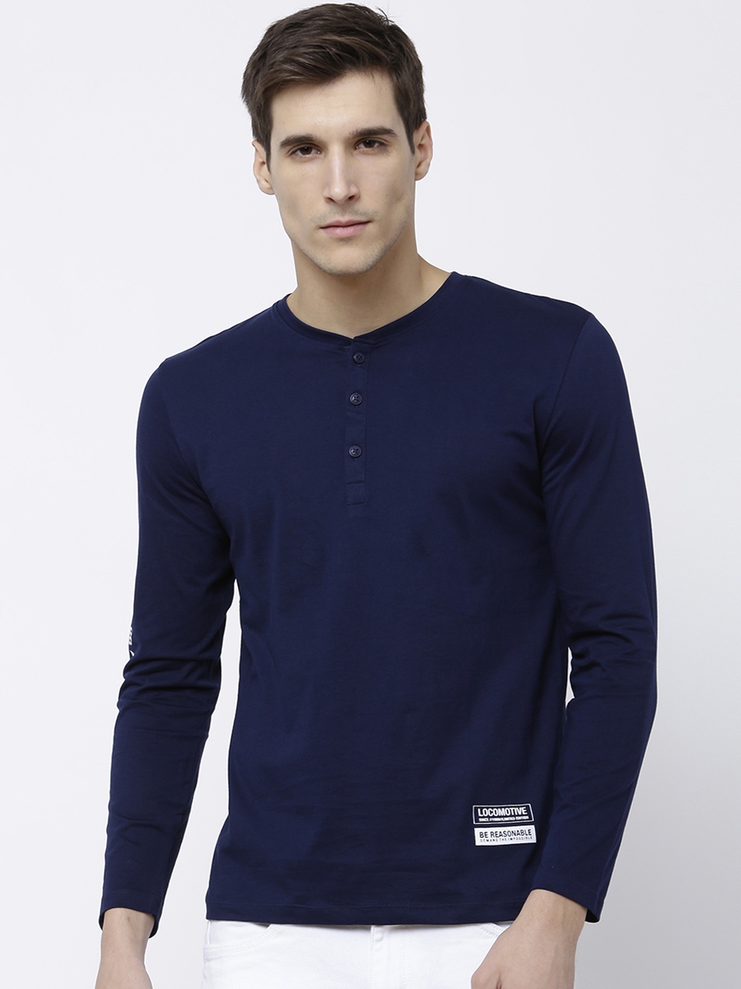 

LOCOMOTIVE Men Navy Blue Solid Henley Neck Slim Fit T-shirt