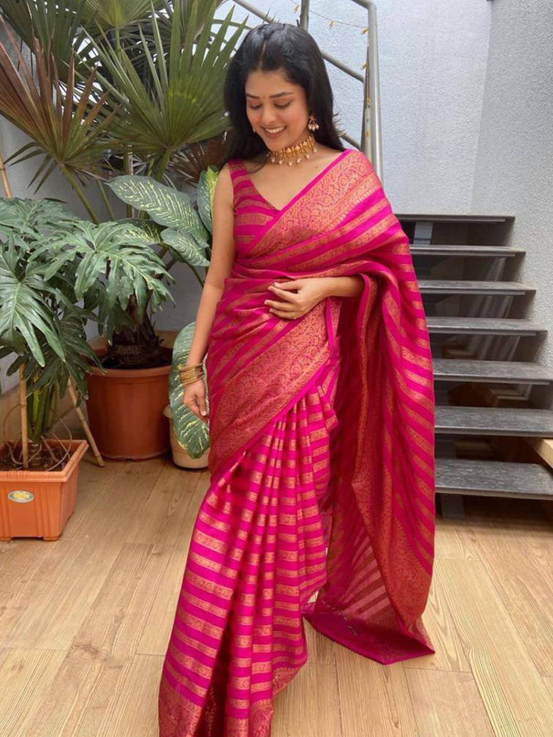 

TIEXA Ethnic Motif Woven Design Zari Pure Silk Banarasi Saree, Peach