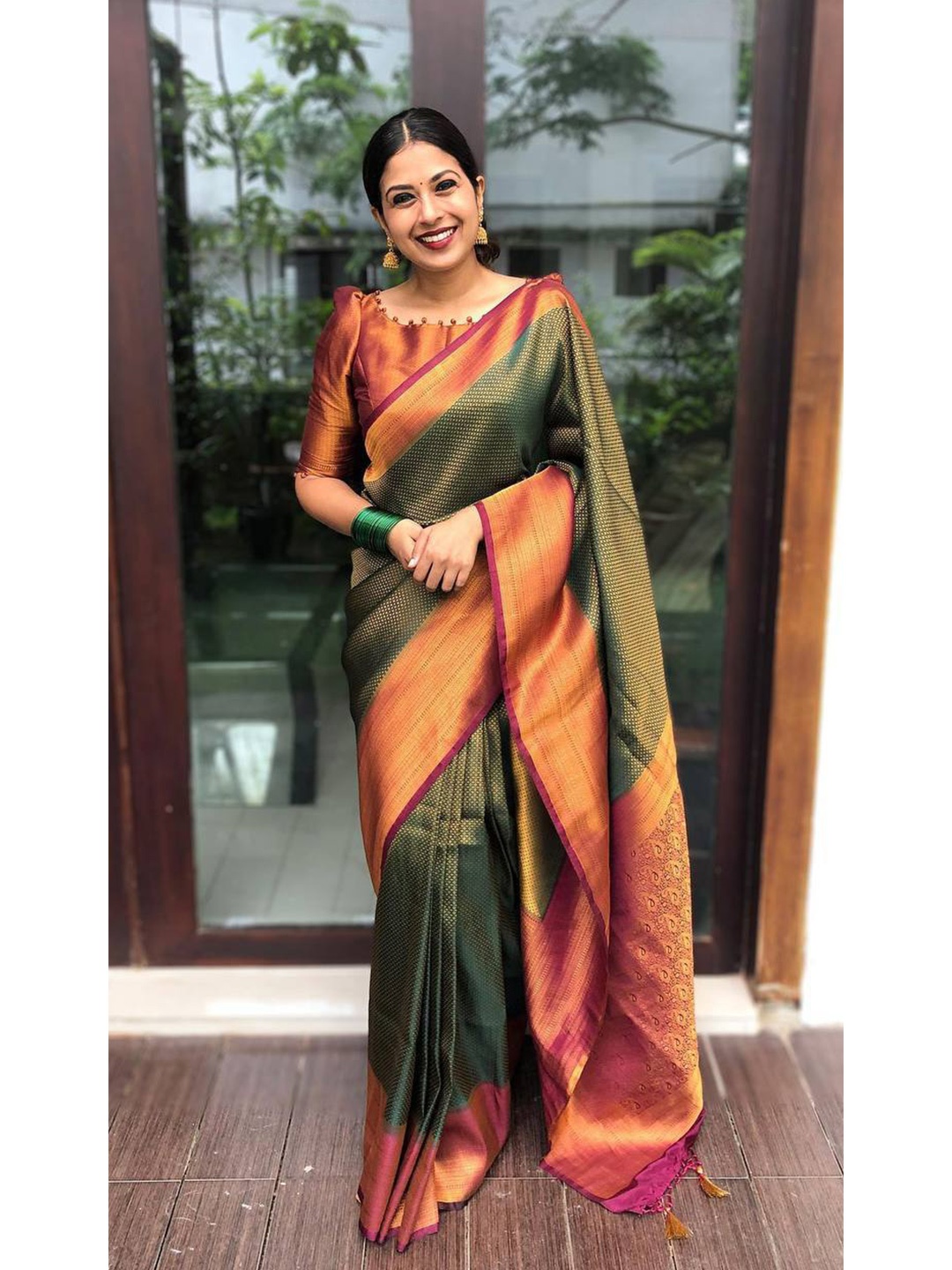 

TIEXA Ethnic Motif Woven Design Zari Pure Silk Banarasi Saree, Green