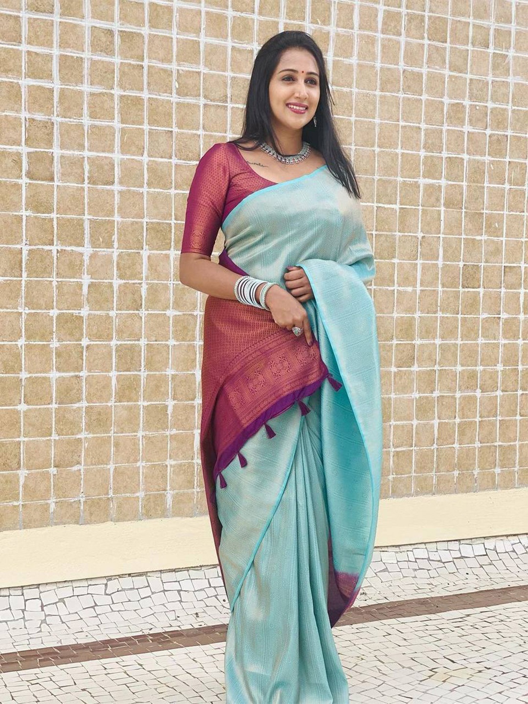 

TIEXA Ethnic Motif Woven Design Zari Pure Silk Banarasi Saree, Turquoise blue