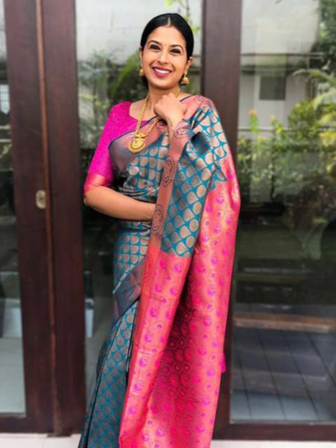

TIEXA Ethnic Motif Woven Design Zari Pure Silk Banarasi Saree, Green