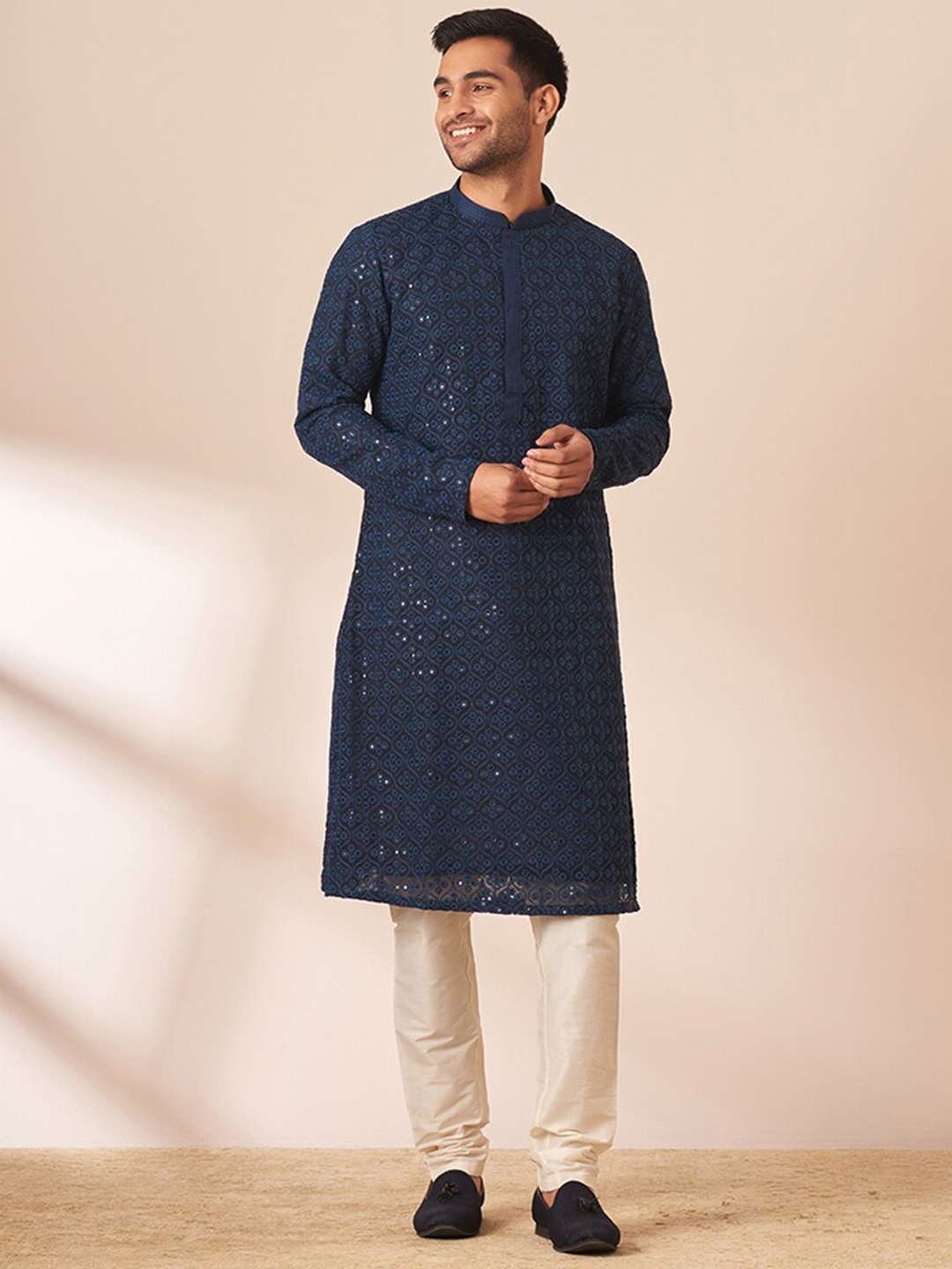 

Manyavar Men Ethnic Motifs Embroidered Sequined Georgette Kurta with Churidar, Navy blue