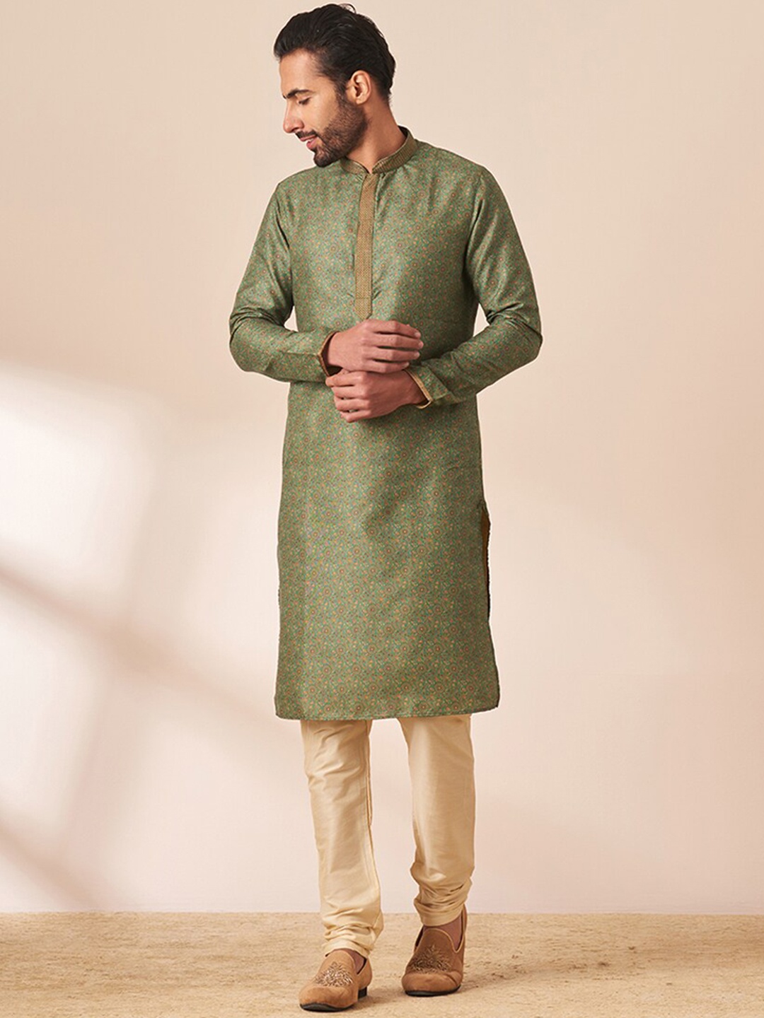 

Manyavar Men Floral Printed Kurta with Churidar, Green