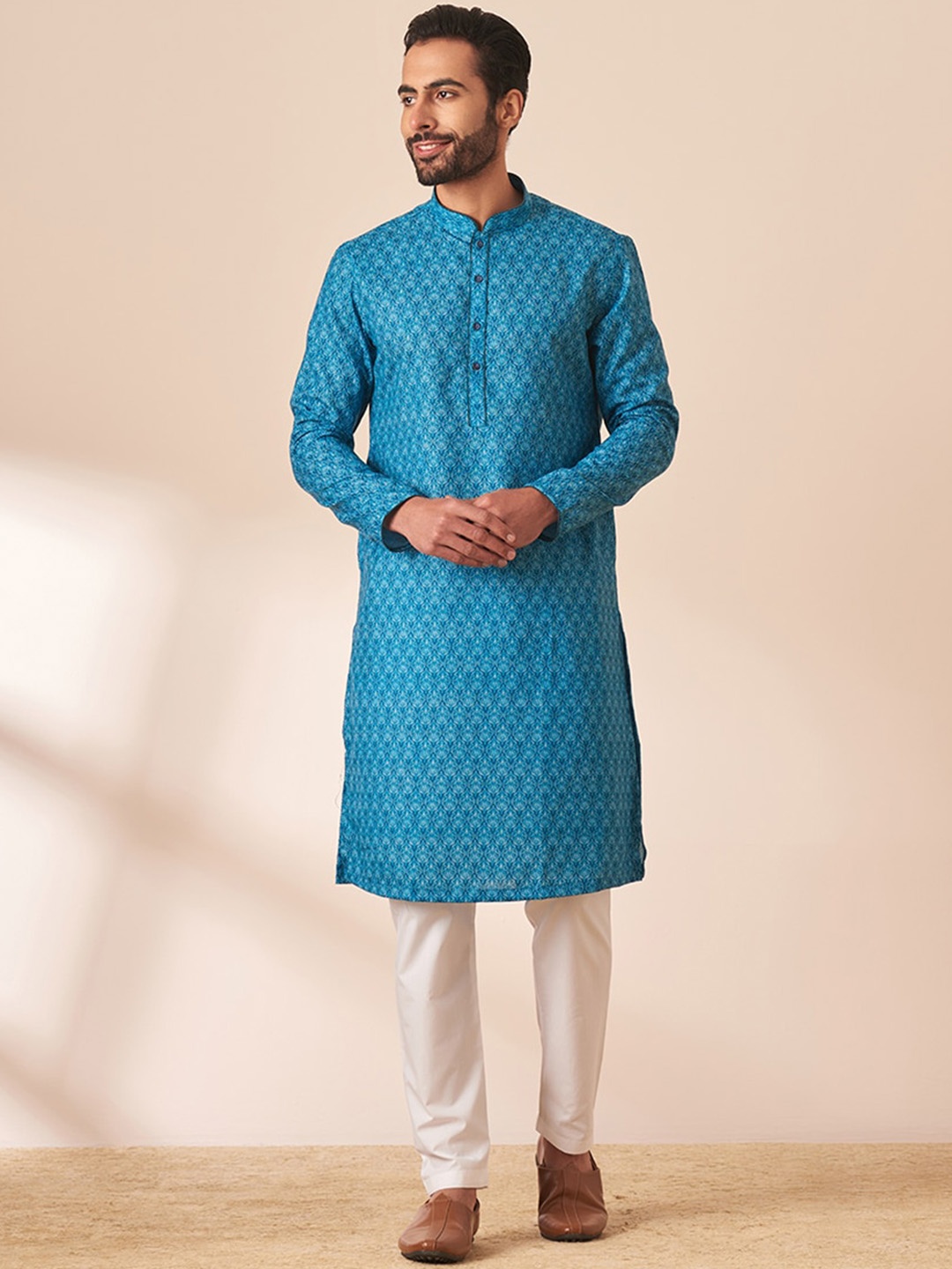 

Manyavar Men Woven Design Straight Kurta, Turquoise blue