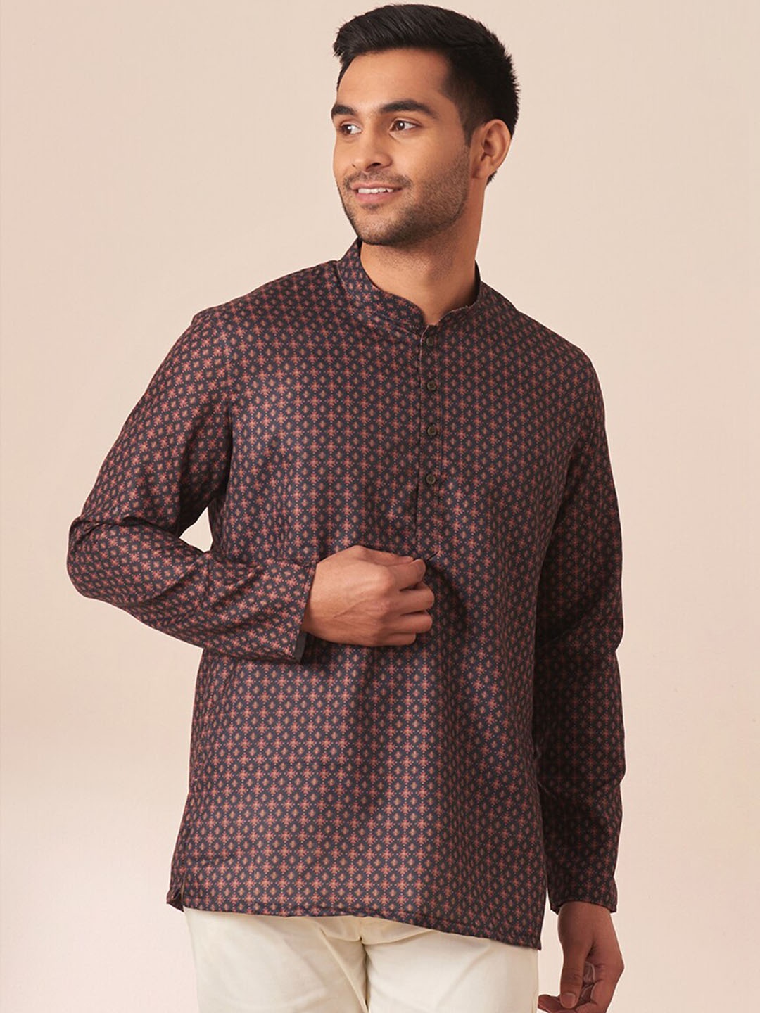 

Manyavar Men Ethnic Motifs Printed Mandarin Collar Kurta, Black