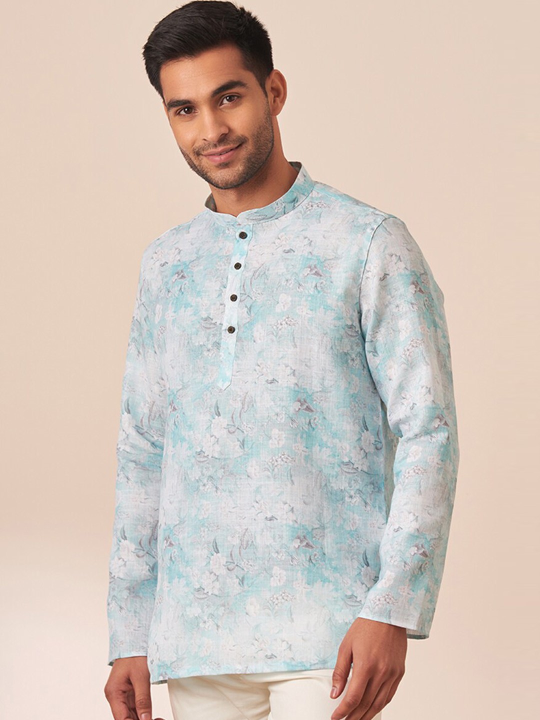 

Manyavar Men Floral Printed Mandarin Collar Kurta, Sea green